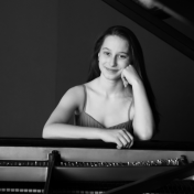 Natalie Schwamova